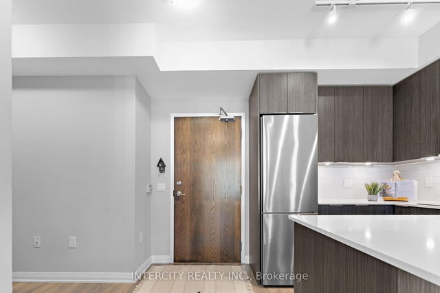 627 - 99 Eagle Rock Way