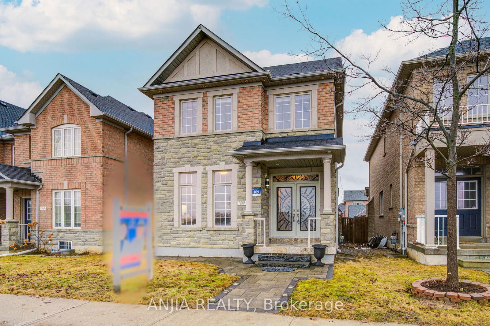 Detached House for sale at 558 Hoover Park Drive, Whitchurch-Stouffville, Stouffville, L4A 0S8 - MLS: N12102632