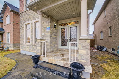 558 Hoover Park Dr, Whitchurch-Stouffville - Stouffville image-0-2
