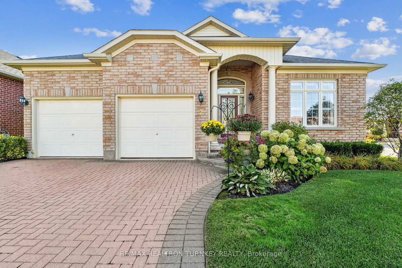 2 Suggs Lane, Whitchurch-Stouffville - Ballantrae image-0-0