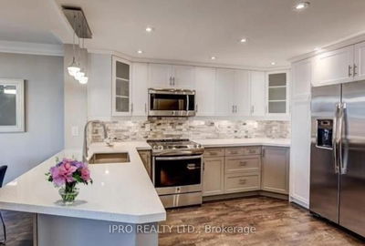 Unit 414 — 7420 Bathurst St, Vaughan - Brownridge image-0-2