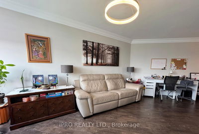 Unit 414 — 7420 Bathurst St, Vaughan - Brownridge image-0-4