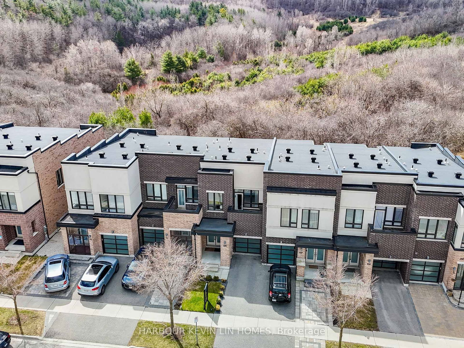 Townhouse for sale at 109 Anchusa Drive, Richmond Hill, Oak Ridges Lake Wilcox, L4E 1C5 - MLS: N12103280