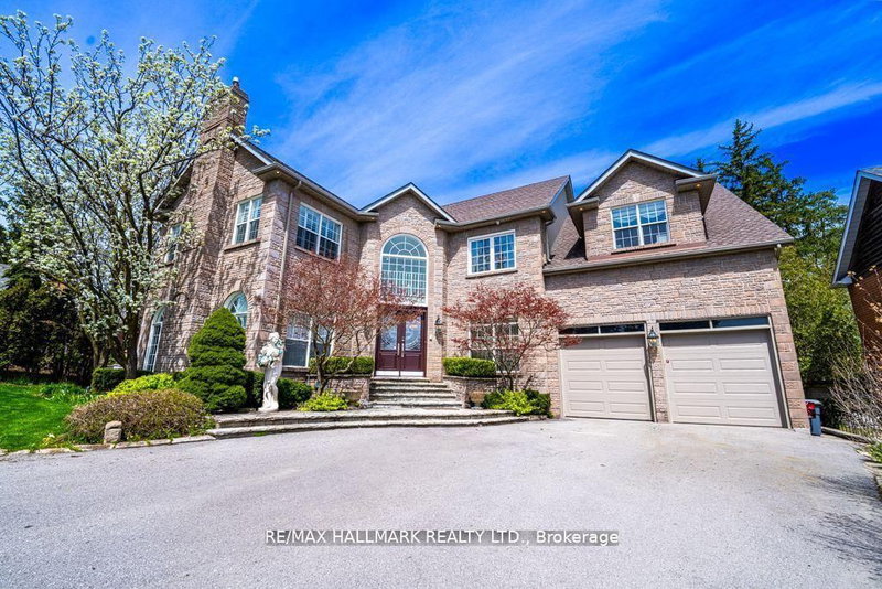 384 Kennedy St W, Aurora, L4G 5M6 | Image 2