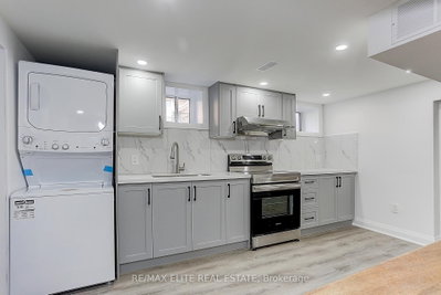 Detached House leased at Lower-181 Maple Avenue, Richmond Hill, Ontario, L4C 2J2 - Harding - MLS: N12104585