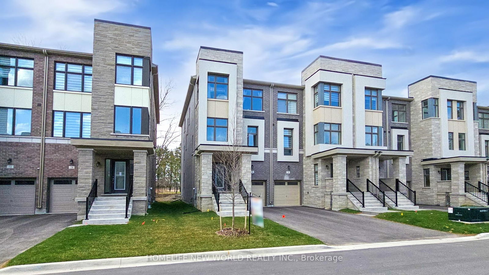 Townhouse for sale at 76 Puisaya Drive, Richmond Hill, Rural Richmond Hill, L4E 1L2 - MLS: N12104760