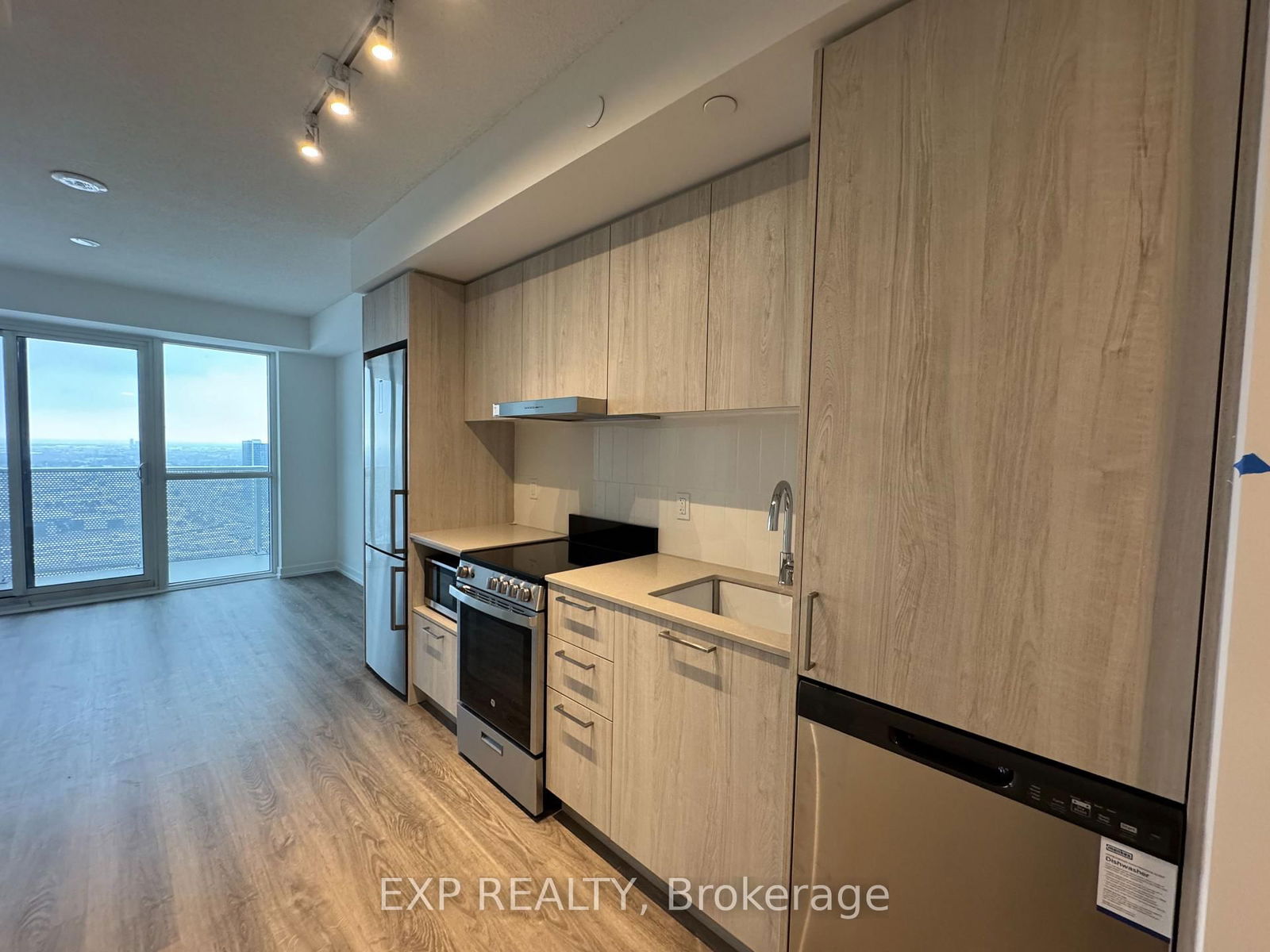 Condo leased at 4009-195 Commerce Street, Vaughan, Vaughan Corporate Centre, L4K 0P9 - MLS: N12104860