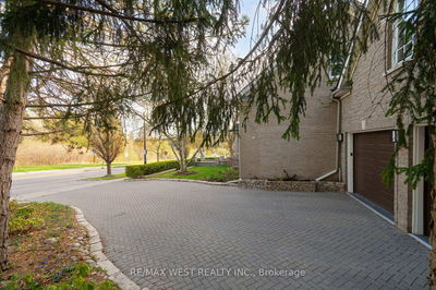 5 Humberview Dr, Vaughan - Islington Woods image-0-2