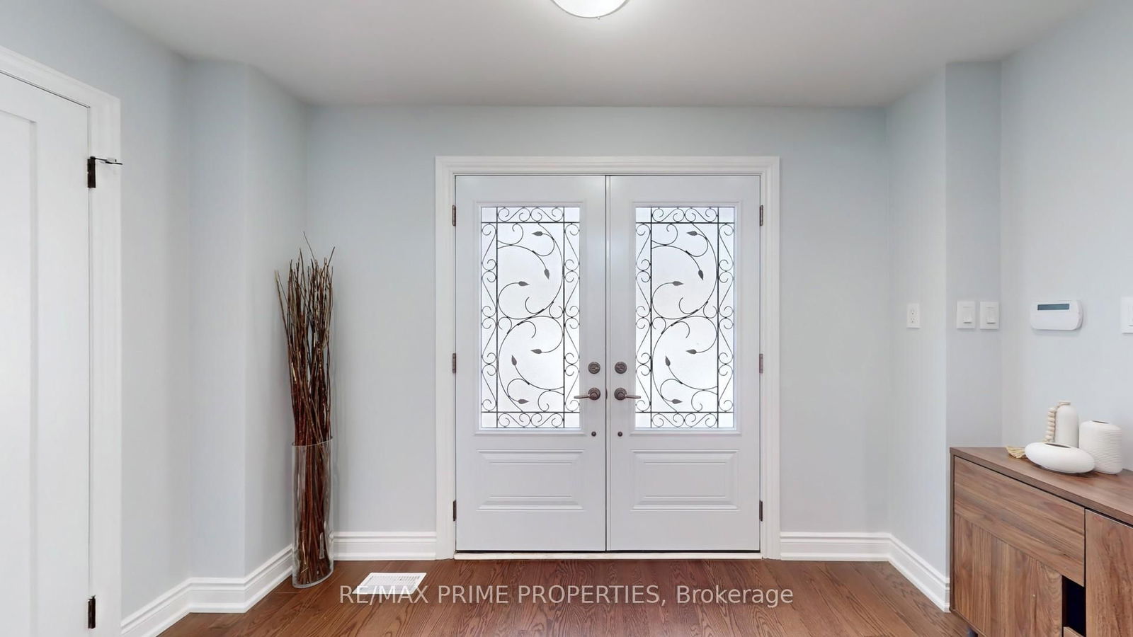 Detached House for sale at 5 Mary Elizabeth Crescent, Markham, Buttonville, L3R 9M2 - MLS: N12105161