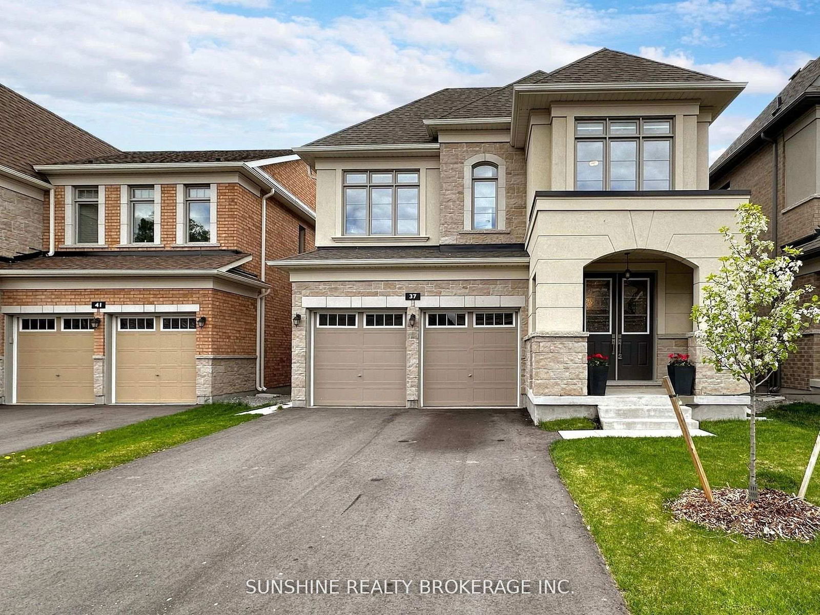 Detached House for sale at 37 Sikura Circle, Aurora, Rural Aurora, L4G 3Y8 - MLS: N12105350
