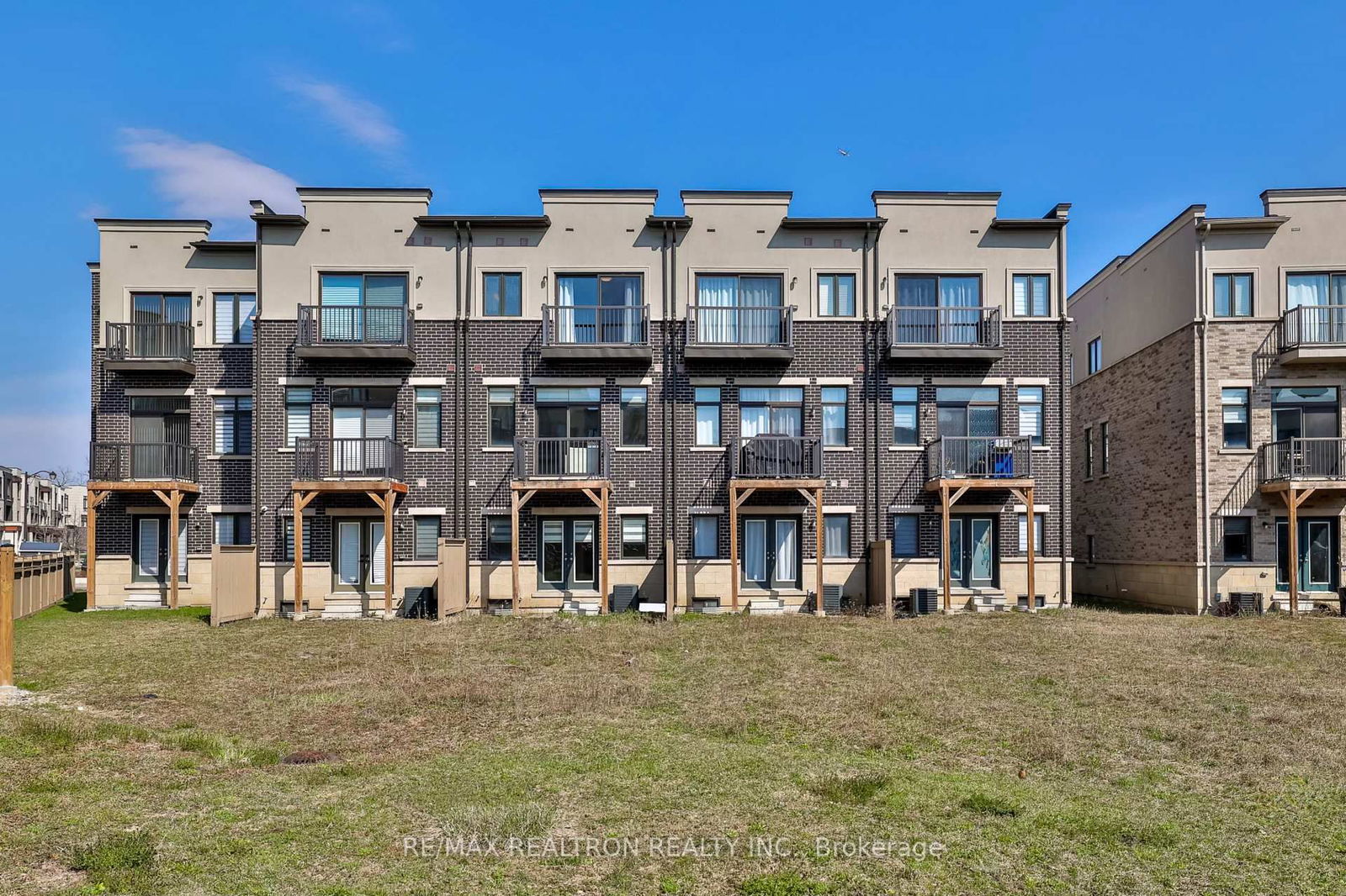 Townhouse for sale at 252 Thomas Cook Avenue, Vaughan, Patterson, L6A 4Z9 - MLS: N12105414