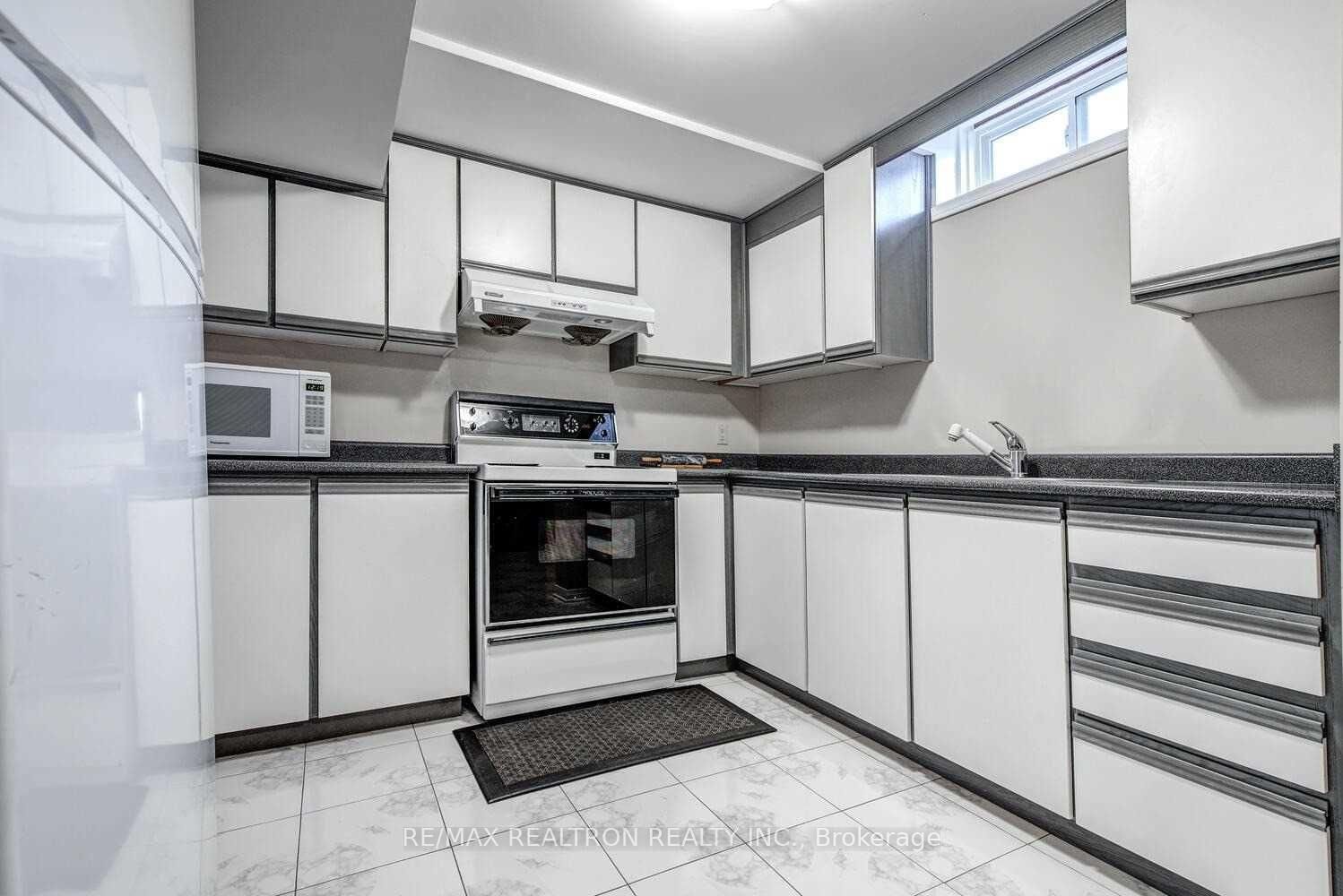 Detached House for lease at BSMT-155 Barrhill Road, Vaughan, Maple, L6A 1H6 - MLS: N12105631