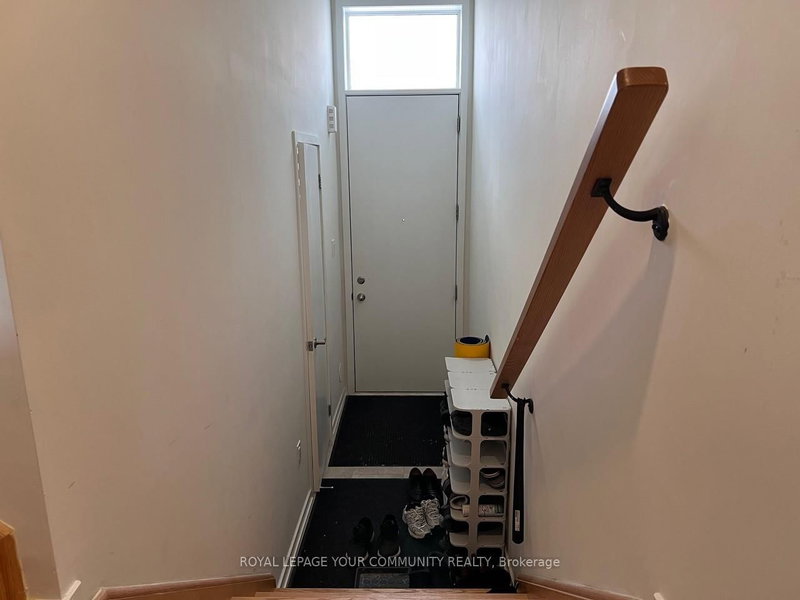 93 Rattenbury Rd, Vaughan, L6A 5C6 | Image 2