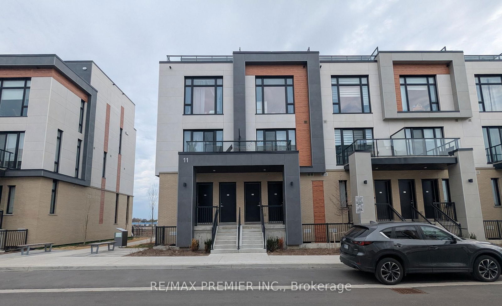 Townhouse for sale at 411-11 Steckley House Lane, Richmond Hill, Rural Richmond Hill, L4S 0N1 - MLS: N12106103
