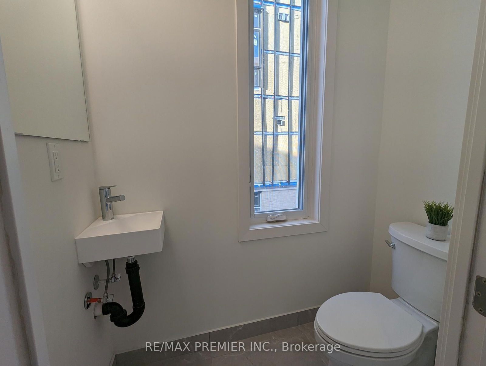 Townhouse for sale at 411-11 Steckley House Lane, Richmond Hill, Rural Richmond Hill, L4S 0N1 - MLS: N12106103