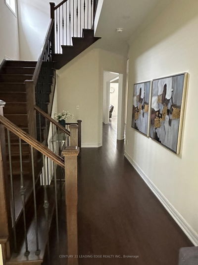 7 SUTTONRAIL Way, Whitchurch-Stouffville - Stouffville image-0-3