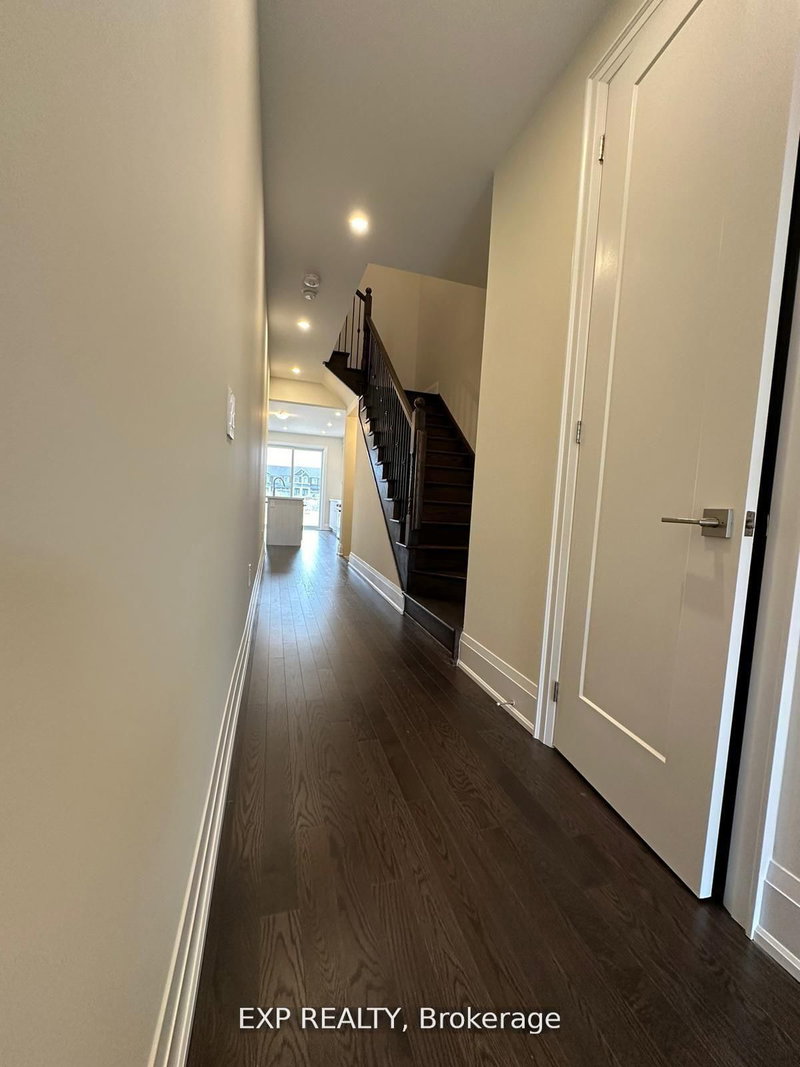 37 Schmeltzer Cres, Richmond Hill, L4E 1K9 | Image 2