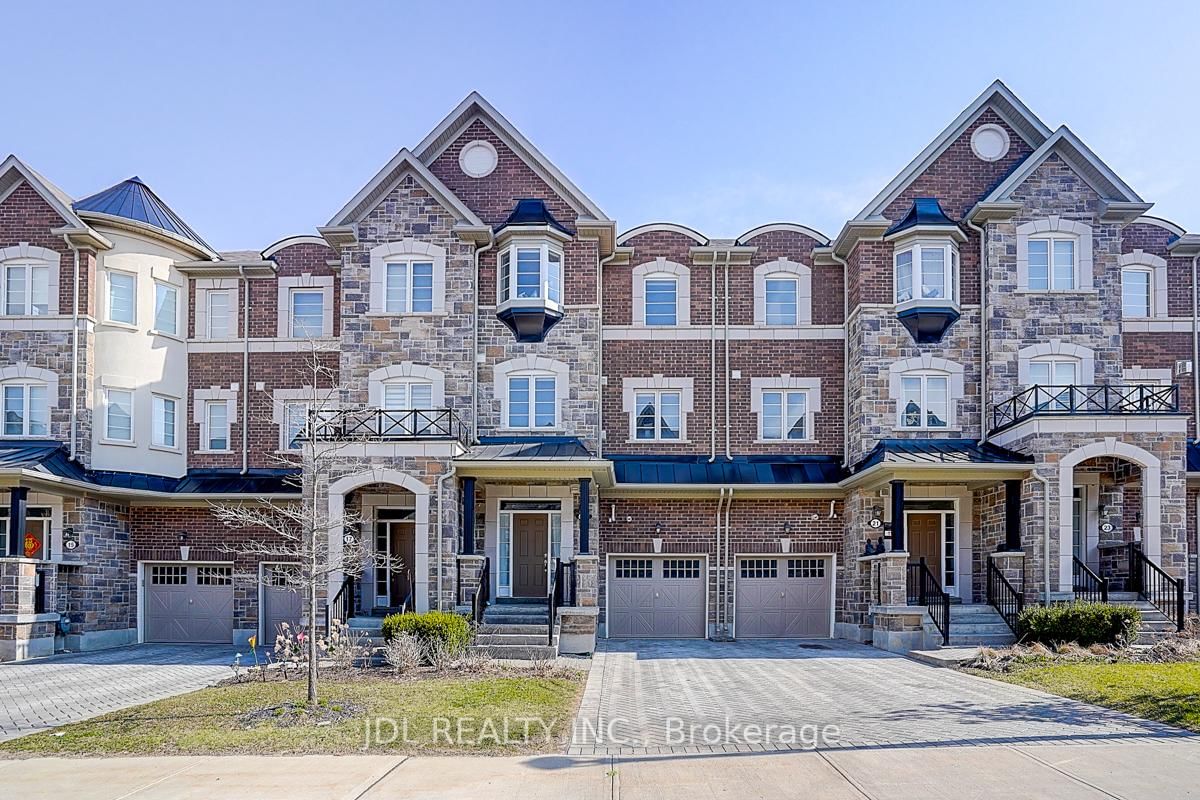 Townhouse for sale at 19 Globemaster Lane, Richmond Hill, Oak Ridges, L4E 2W3 - MLS: N12106696