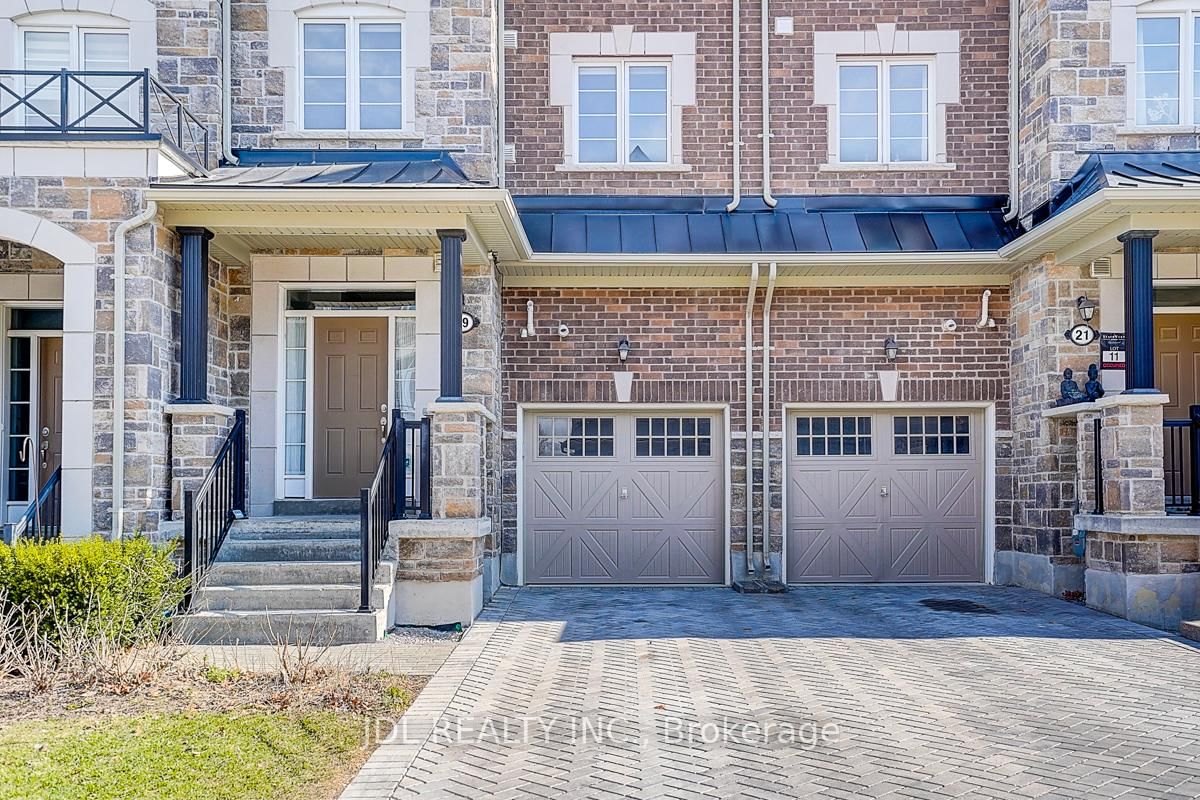 Townhouse for sale at 19 Globemaster Lane, Richmond Hill, Oak Ridges, L4E 2W3 - MLS: N12106696