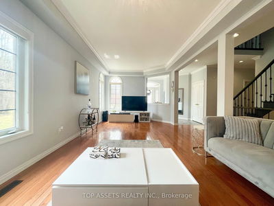 32 Headwater Cres, Richmond Hill - Oak Ridges Lake Wilcox image-0-2