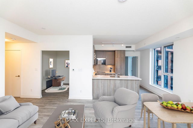 608C - 38 Simcoe Promenade Circle