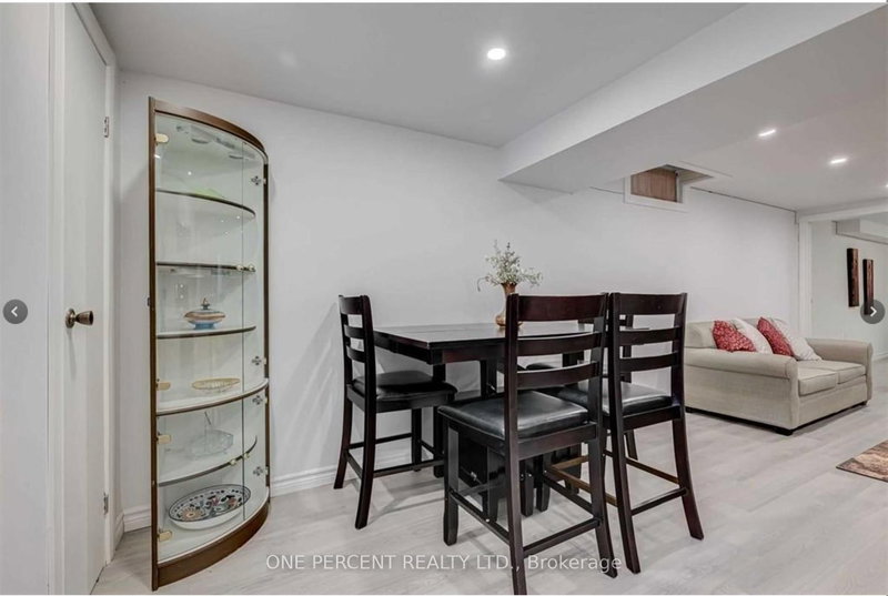 Bsmt - 72 Ashton Rd, Newmarket, L3Y 5R5 | Image 2