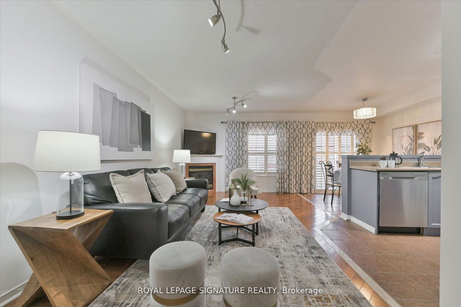 Townhouse for lease at 92 Coleridge Drive, Newmarket, Summerhill Estates, L3X 2T5 - MLS: N12108126