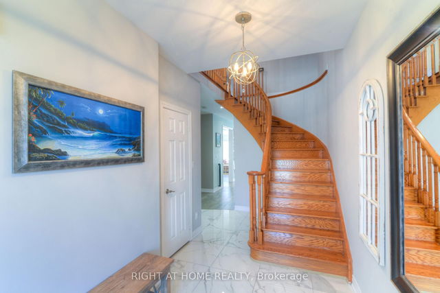 130 Bentoak Crescent