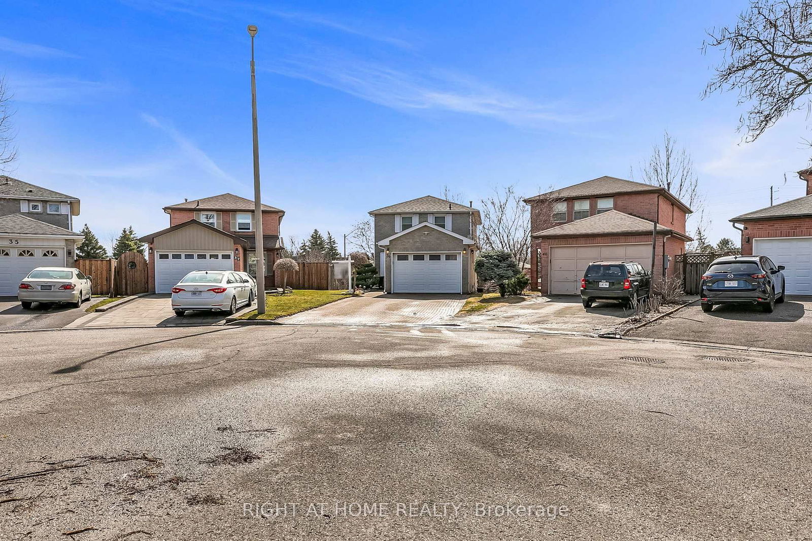 Detached House for sale at 39 Aranka Court, Richmond Hill, North Richvale, L4C 7V2 - MLS: N12108934
