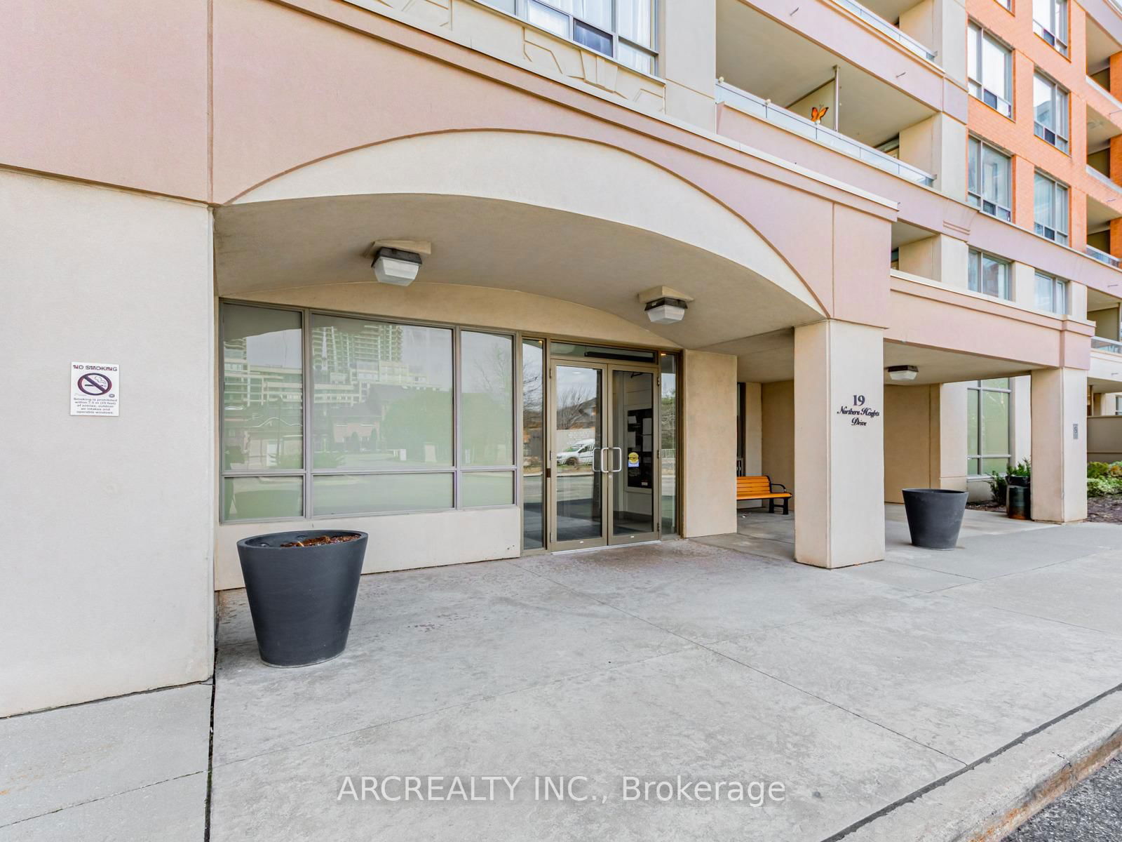 Condo for sale at 311-19 Northern Heights Drive, Richmond Hill, Langstaff, L4B 4M4 - MLS: N12109019