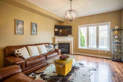 462 Reeves Way Blvd, Whitchurch-Stouffville - Stouffville image-0-3