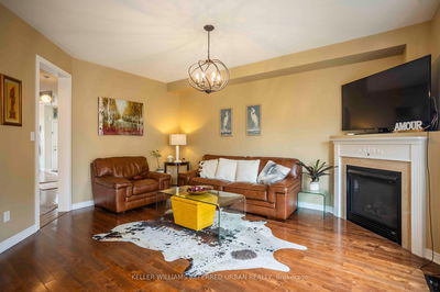 462 Reeves Way Blvd, Whitchurch-Stouffville - Stouffville image-0-4