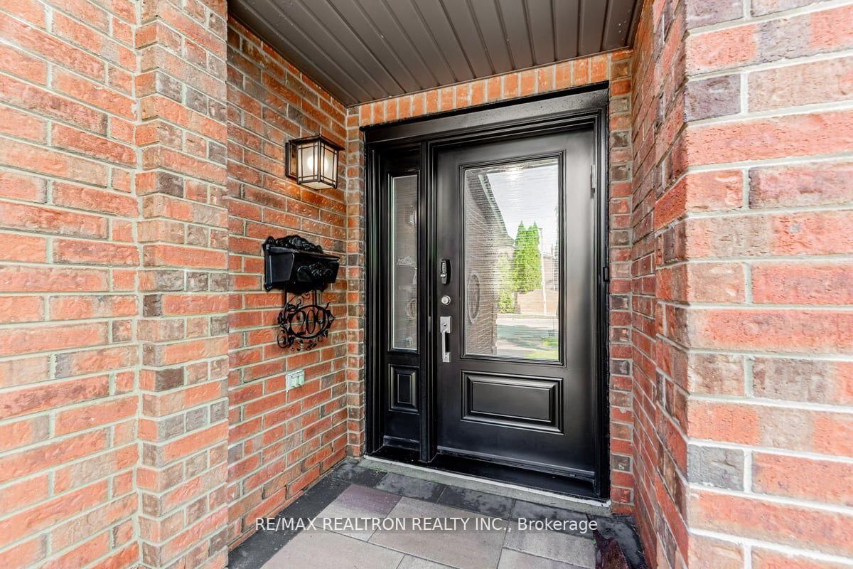 Detached House for sale at 209 Charles Street, Vaughan, Crestwood-Springfarm-Yorkhill, L4J 3A2 - MLS: N12109116