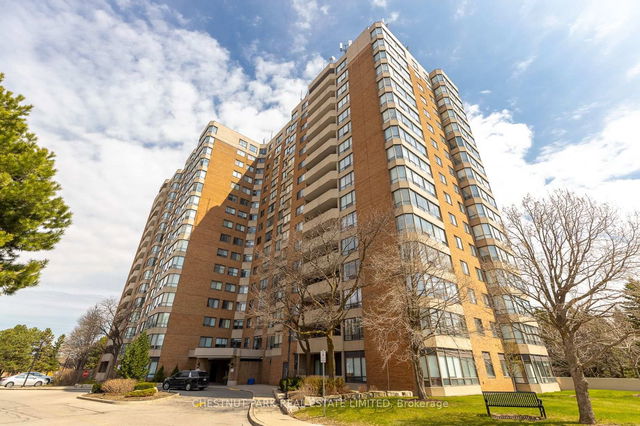 1109 - 7601 Bathurst Street