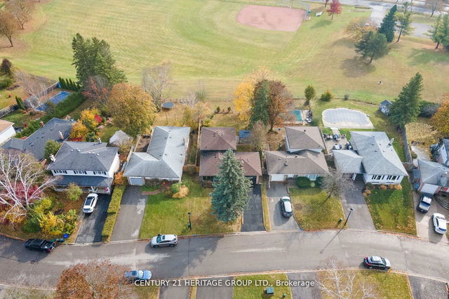 298 Roywood Crescent