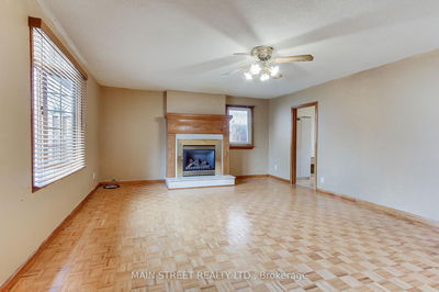 690 Hastings Ave, Innisfil - Alcona image-0-2