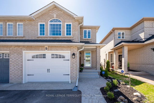 9 Kalmar Crescent