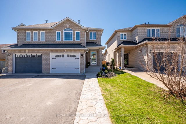 9 Kalmar Crescent