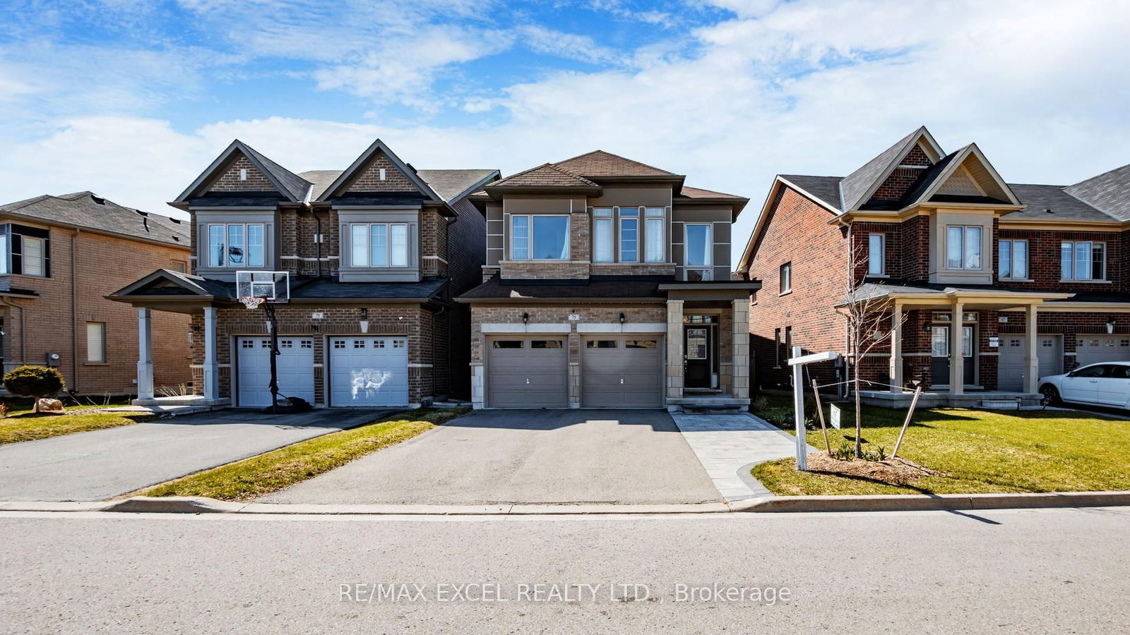 Detached House for sale at 75 Chouinard Way, Aurora, Rural Aurora, L4G 7C4 - MLS: N12110261