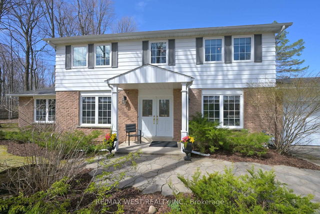 24 Cedarwood Crescent