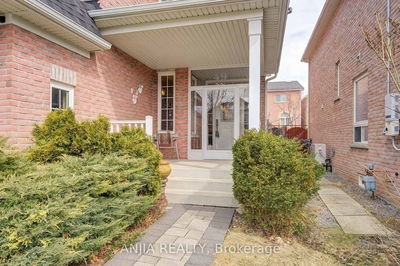 49 Kentley St, Markham - Berczy image-0-3
