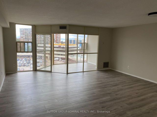 810 - 20 Baif Boulevard