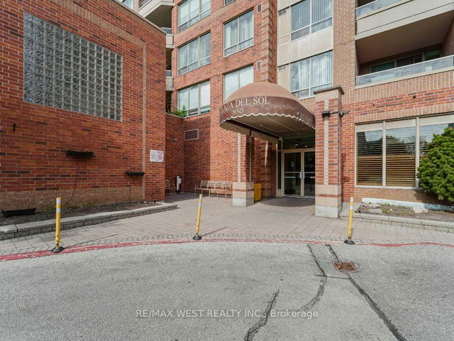 1001 - 850 Steeles Avenue