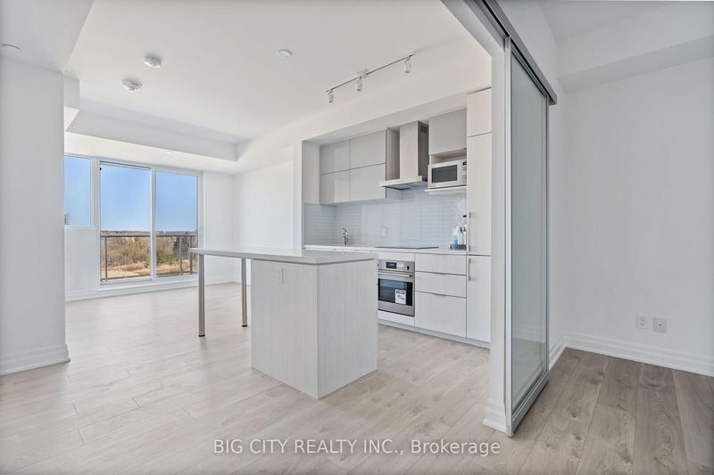 home for lease on 515-18 Rouge Valley Drive W