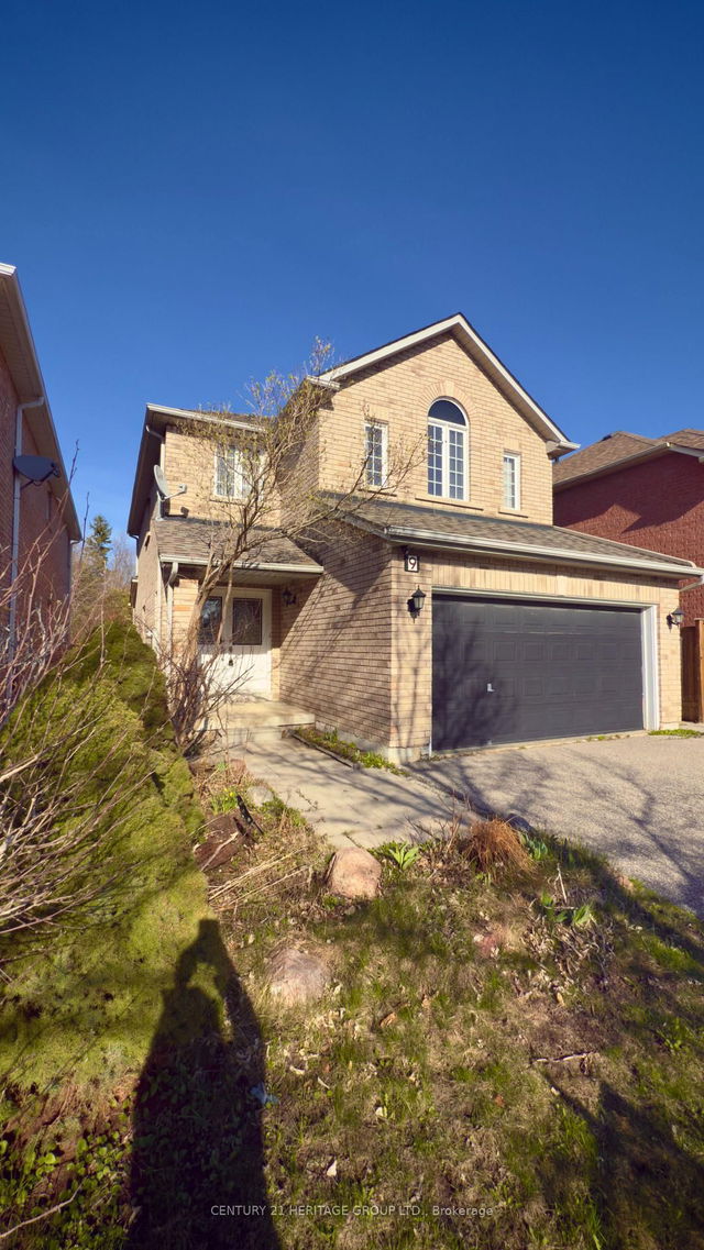 9 Headwater Crescent