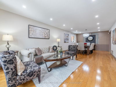 84 Viewmark Dr, Richmond Hill - Devonsleigh image-0-2