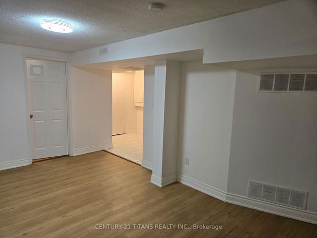 Lower - 59 William Honey Crescent
