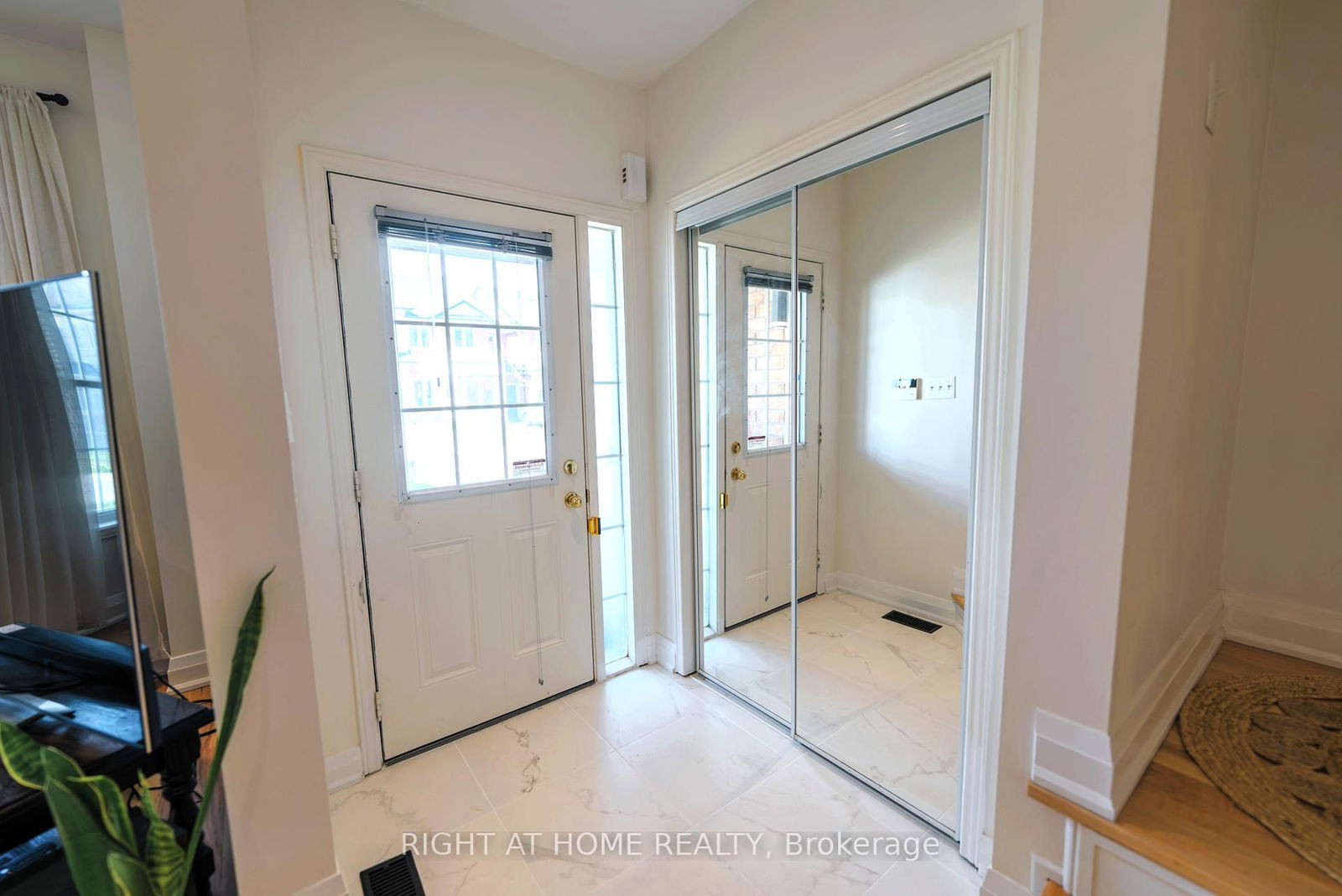 Townhouse for sale at 21 King William Crescent, Richmond Hill, Langstaff, L4B 4S7 - MLS: N12111769