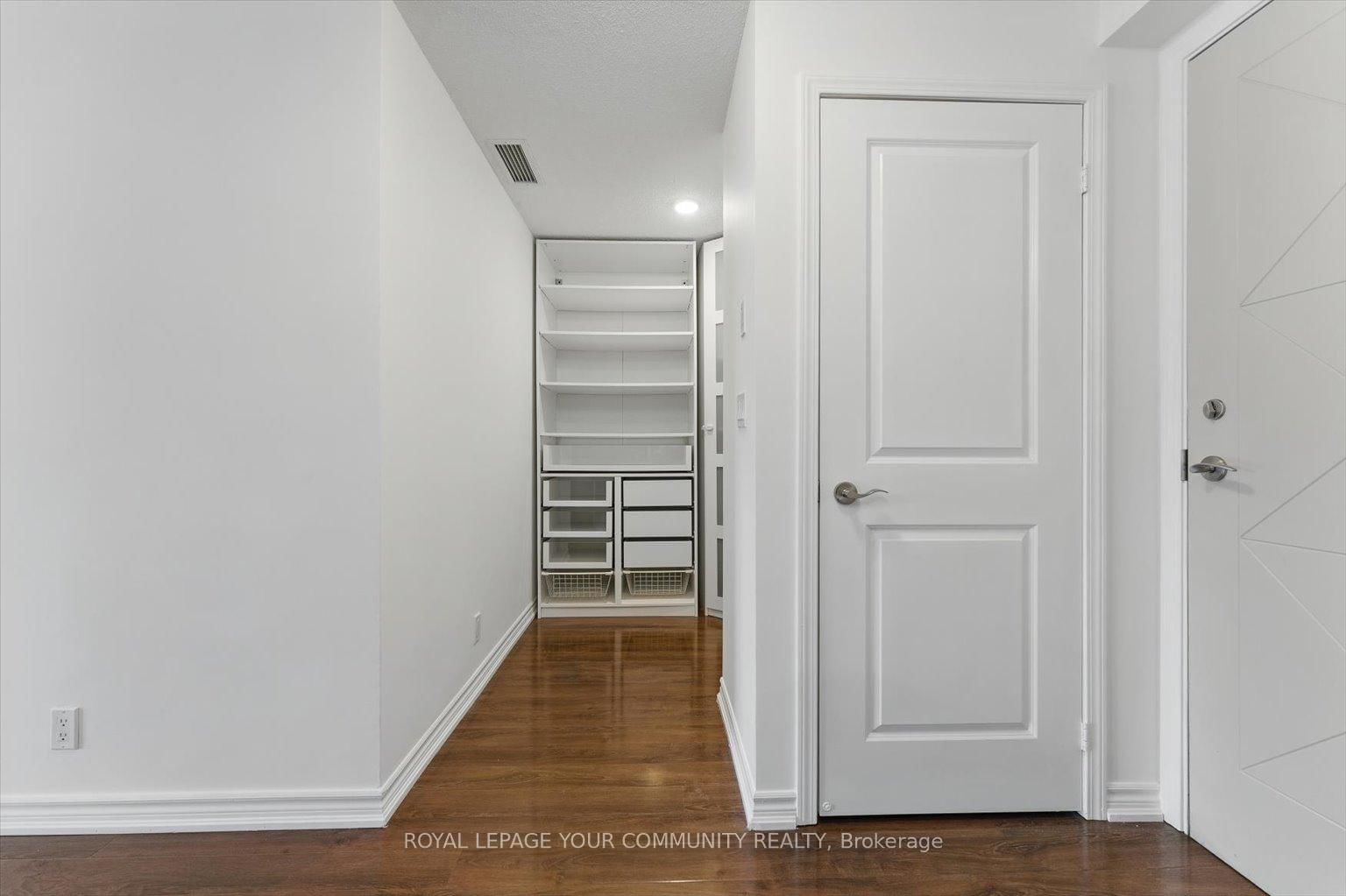Condo for sale at 214-18 Harding Boulevard, Richmond Hill, Harding, L4C 0T3 - MLS: N12111981