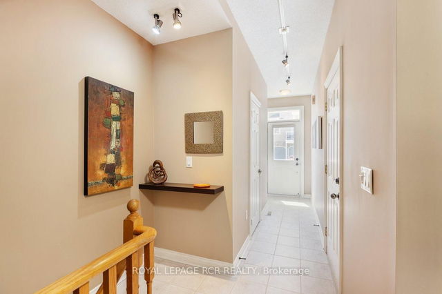 925 Creekfront Way